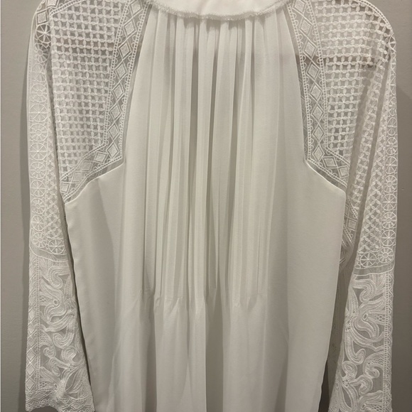 Chic White Lace Women's Blouse - Picture 2 of 4